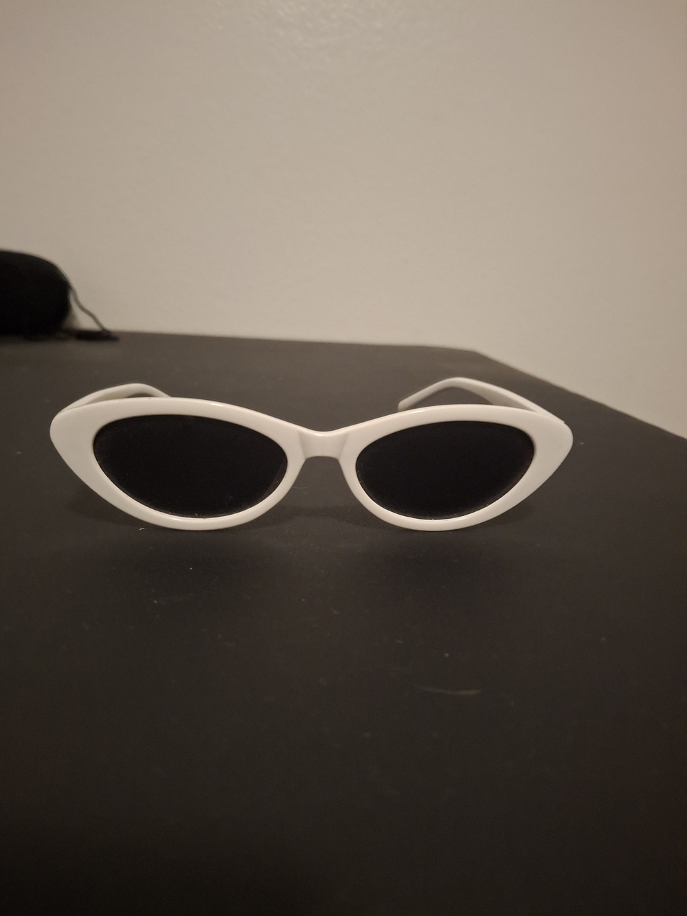 White Retro Cat Eye Sunglasses for Women